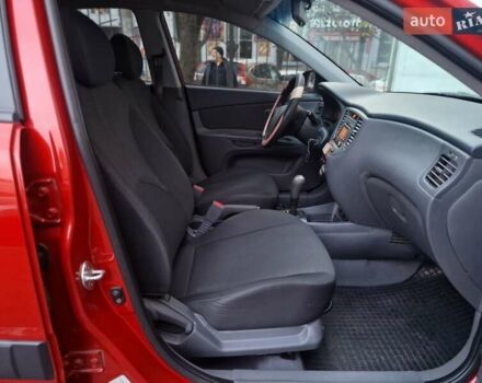 Красный Киа Рио, объемом двигателя 1.4 л и пробегом 100 тыс. км за 6990 $, фото 36 на Automoto.ua