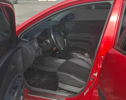 Красный Киа Рио, объемом двигателя 1.4 л и пробегом 174 тыс. км за 4400 $, фото 11 на Automoto.ua