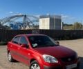 Красный Киа Рио, объемом двигателя 1.5 л и пробегом 305 тыс. км за 3000 $, фото 1 на Automoto.ua