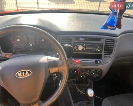 Красный Киа Рио, объемом двигателя 1.4 л и пробегом 274 тыс. км за 3800 $, фото 10 на Automoto.ua