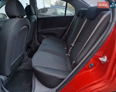 Красный Киа Рио, объемом двигателя 1.4 л и пробегом 100 тыс. км за 6990 $, фото 43 на Automoto.ua