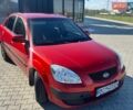 Красный Киа Рио, объемом двигателя 1.4 л и пробегом 270 тыс. км за 4599 $, фото 1 на Automoto.ua