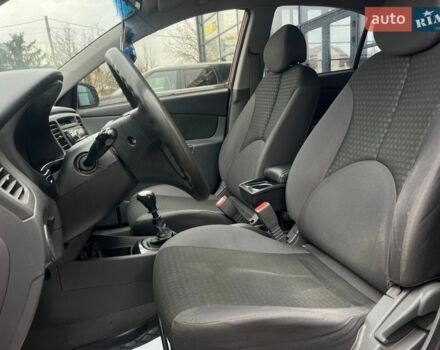 Красный Киа Рио, объемом двигателя 1.4 л и пробегом 274 тыс. км за 4100 $, фото 8 на Automoto.ua