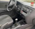 Красный Киа Рио, объемом двигателя 1.4 л и пробегом 290 тыс. км за 3500 $, фото 5 на Automoto.ua