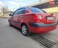Красный Киа Рио, объемом двигателя 1.4 л и пробегом 185 тыс. км за 4200 $, фото 1 на Automoto.ua