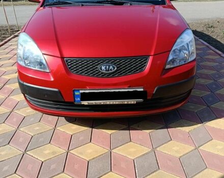 Червоний Кіа Ріо, об'ємом двигуна 1.4 л та пробігом 137 тис. км за 4600 $, фото 1 на Automoto.ua