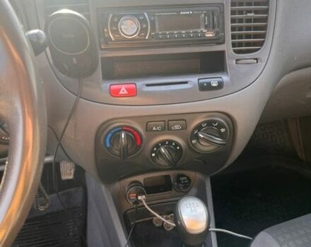 Красный Киа Рио, объемом двигателя 1.4 л и пробегом 274 тыс. км за 3800 $, фото 11 на Automoto.ua