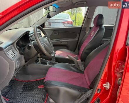 Красный Киа Рио, объемом двигателя 1.4 л и пробегом 155 тыс. км за 3700 $, фото 14 на Automoto.ua