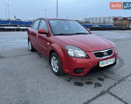 Красный Киа Рио, объемом двигателя 1.4 л и пробегом 180 тыс. км за 4500 $, фото 1 на Automoto.ua