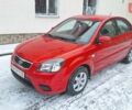 Красный Киа Рио, объемом двигателя 1.4 л и пробегом 180 тыс. км за 4750 $, фото 1 на Automoto.ua