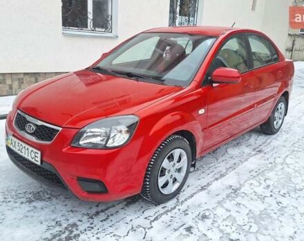 Красный Киа Рио, объемом двигателя 1.4 л и пробегом 180 тыс. км за 4750 $, фото 1 на Automoto.ua