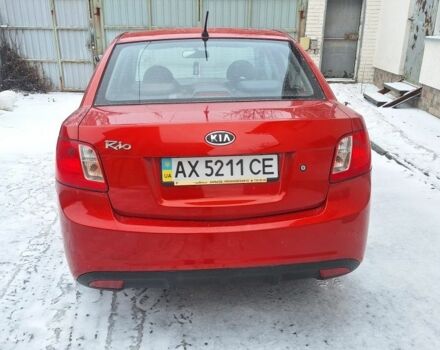 Красный Киа Рио, объемом двигателя 1.4 л и пробегом 180 тыс. км за 4750 $, фото 4 на Automoto.ua
