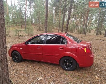 Красный Киа Рио, объемом двигателя 1.4 л и пробегом 275 тыс. км за 4250 $, фото 4 на Automoto.ua