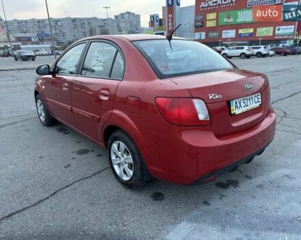 Красный Киа Рио, объемом двигателя 1.4 л и пробегом 180 тыс. км за 4500 $, фото 5 на Automoto.ua