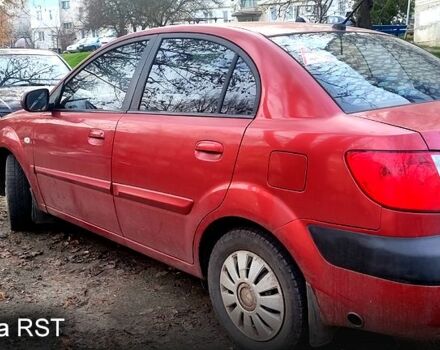 Красный Киа Рио, объемом двигателя 1.4 л и пробегом 200 тыс. км за 4800 $, фото 1 на Automoto.ua