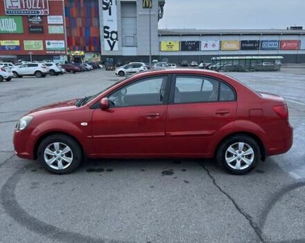 Красный Киа Рио, объемом двигателя 1.4 л и пробегом 180 тыс. км за 4500 $, фото 4 на Automoto.ua