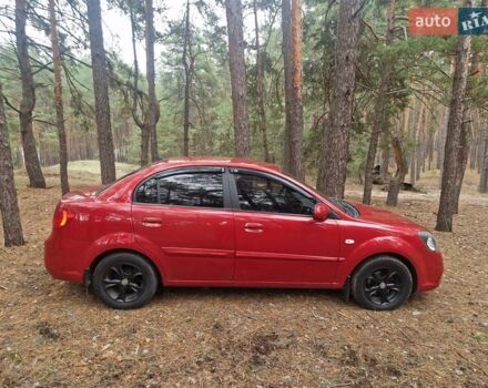 Красный Киа Рио, объемом двигателя 1.4 л и пробегом 275 тыс. км за 4250 $, фото 3 на Automoto.ua