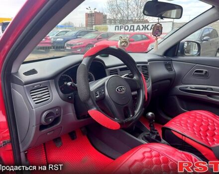 Красный Киа Рио, объемом двигателя 1.4 л и пробегом 113 тыс. км за 5899 $, фото 8 на Automoto.ua
