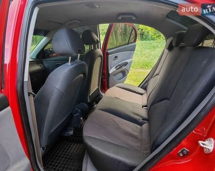Красный Киа Рио, объемом двигателя 1.4 л и пробегом 300 тыс. км за 4200 $, фото 14 на Automoto.ua