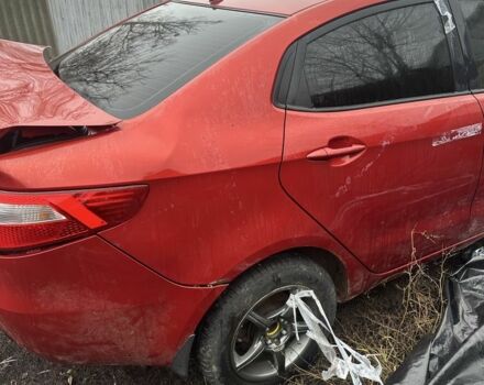 Красный Киа Рио, объемом двигателя 1.4 л и пробегом 200 тыс. км за 2500 $, фото 2 на Automoto.ua