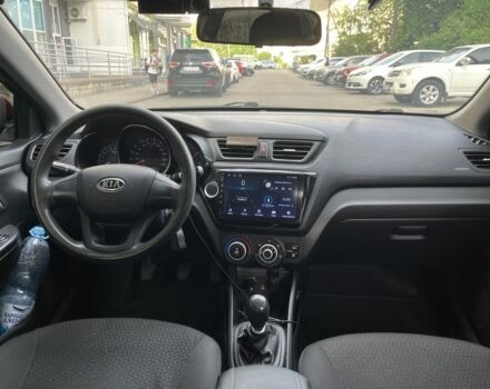 Червоний Кіа Ріо, об'ємом двигуна 1.4 л та пробігом 220 тис. км за 5700 $, фото 7 на Automoto.ua