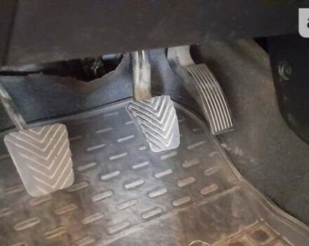 Красный Киа Рио, объемом двигателя 1.4 л и пробегом 319 тыс. км за 6000 $, фото 18 на Automoto.ua