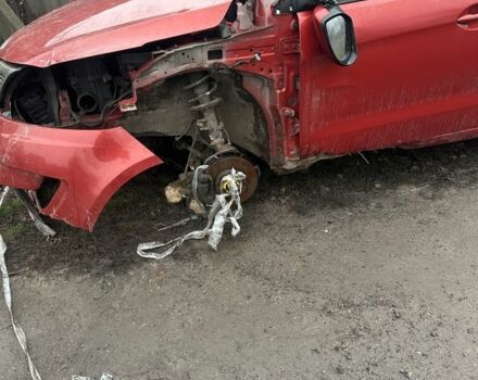 Красный Киа Рио, объемом двигателя 1.4 л и пробегом 200 тыс. км за 2500 $, фото 4 на Automoto.ua