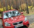 Красный Киа Рио, объемом двигателя 1.4 л и пробегом 213 тыс. км за 5000 $, фото 1 на Automoto.ua