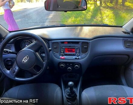 Красный Киа Рио, объемом двигателя 1.4 л и пробегом 155 тыс. км за 6700 $, фото 8 на Automoto.ua