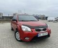 Червоний Кіа Ріо, об'ємом двигуна 1.4 л та пробігом 250 тис. км за 3800 $, фото 1 на Automoto.ua