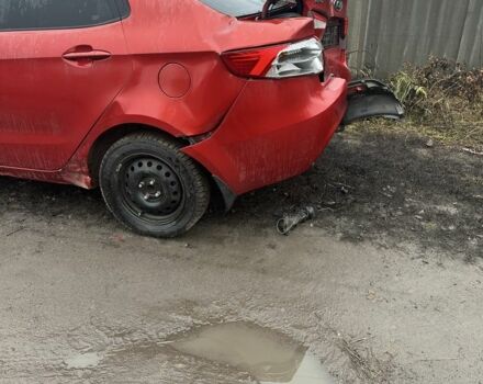 Красный Киа Рио, объемом двигателя 1.4 л и пробегом 200 тыс. км за 2500 $, фото 3 на Automoto.ua