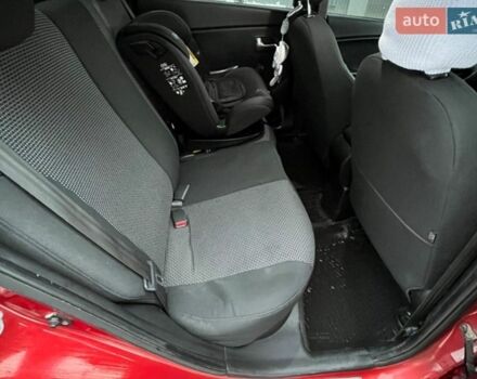 Красный Киа Рио, объемом двигателя 1.4 л и пробегом 214 тыс. км за 5900 $, фото 10 на Automoto.ua
