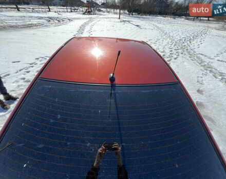 Червоний Кіа Ріо, об'ємом двигуна 1.4 л та пробігом 170 тис. км за 4500 $, фото 7 на Automoto.ua