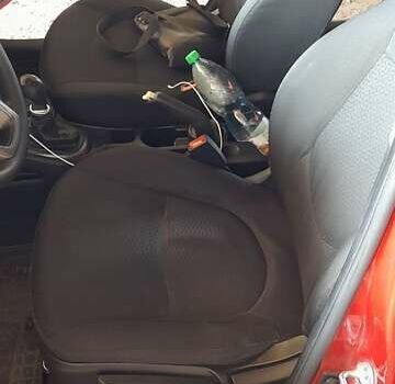 Красный Киа Рио, объемом двигателя 1.4 л и пробегом 319 тыс. км за 5700 $, фото 19 на Automoto.ua