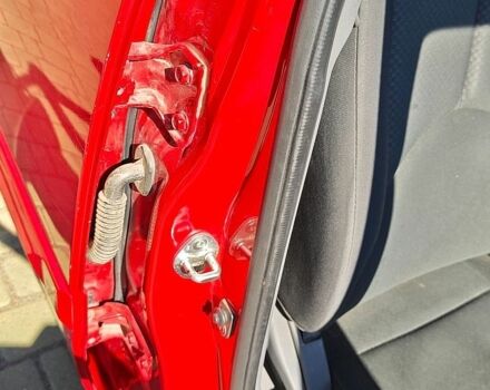 Червоний Кіа Ріо, об'ємом двигуна 1.4 л та пробігом 142 тис. км за 5900 $, фото 24 на Automoto.ua