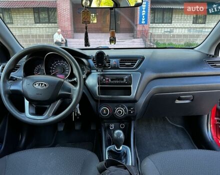 Красный Киа Рио, объемом двигателя 1.4 л и пробегом 190 тыс. км за 5999 $, фото 15 на Automoto.ua