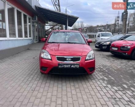Красный Киа Рио, объемом двигателя 1.4 л и пробегом 113 тыс. км за 5100 $, фото 1 на Automoto.ua