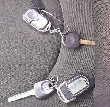 Красный Киа Рио, объемом двигателя 1.4 л и пробегом 319 тыс. км за 6000 $, фото 11 на Automoto.ua