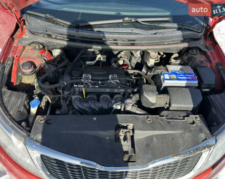 Червоний Кіа Ріо, об'ємом двигуна 1.4 л та пробігом 170 тис. км за 4500 $, фото 23 на Automoto.ua