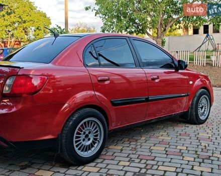 Красный Киа Рио, объемом двигателя 1.4 л и пробегом 300 тыс. км за 4200 $, фото 2 на Automoto.ua