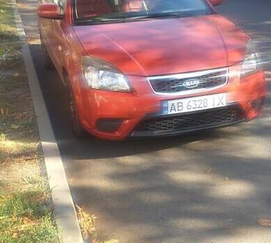 Красный Киа Рио, объемом двигателя 1.4 л и пробегом 60 тыс. км за 6000 $, фото 1 на Automoto.ua