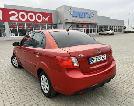 Червоний Кіа Ріо, об'ємом двигуна 1.4 л та пробігом 250 тис. км за 3800 $, фото 2 на Automoto.ua