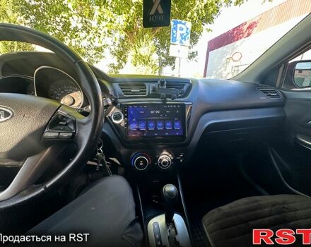 Красный Киа Рио, объемом двигателя 1.6 л и пробегом 159 тыс. км за 8000 $, фото 9 на Automoto.ua