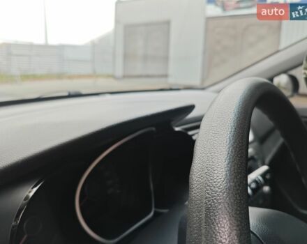 Червоний Кіа Ріо, об'ємом двигуна 1.4 л та пробігом 148 тис. км за 7950 $, фото 10 на Automoto.ua