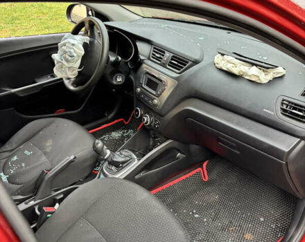 Червоний Кіа Ріо, об'ємом двигуна 1.4 л та пробігом 165 тис. км за 4500 $, фото 4 на Automoto.ua