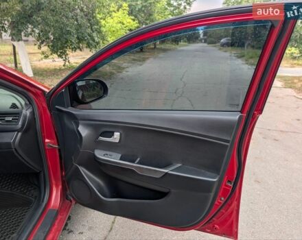 Красный Киа Рио, объемом двигателя 1.4 л и пробегом 181 тыс. км за 6800 $, фото 12 на Automoto.ua