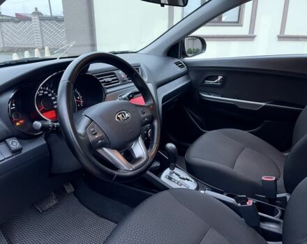 Красный Киа Рио, объемом двигателя 1.6 л и пробегом 113 тыс. км за 9999 $, фото 5 на Automoto.ua