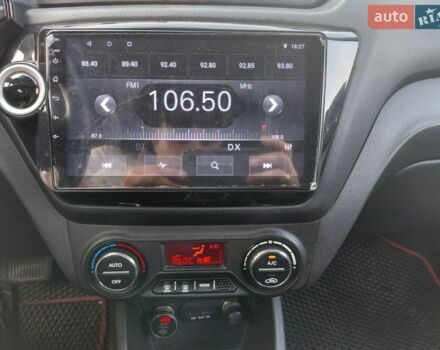Красный Киа Рио, объемом двигателя 1.59 л и пробегом 128 тыс. км за 8000 $, фото 6 на Automoto.ua