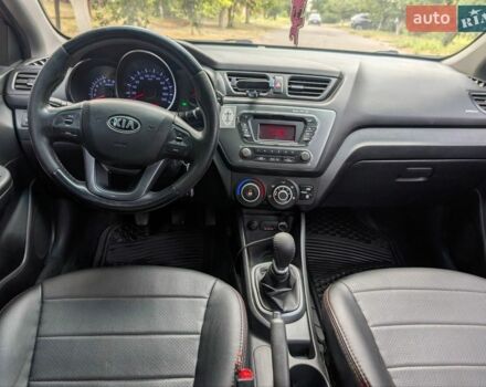 Красный Киа Рио, объемом двигателя 1.4 л и пробегом 181 тыс. км за 6800 $, фото 5 на Automoto.ua