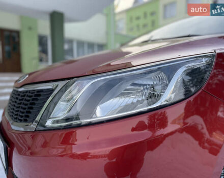 Червоний Кіа Ріо, об'ємом двигуна 1.6 л та пробігом 113 тис. км за 9500 $, фото 5 на Automoto.ua